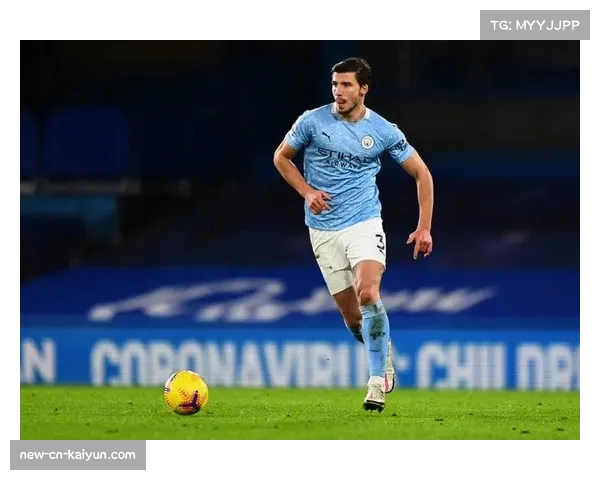 曼城后卫鲁本·迪亚斯角色扮演活动，情侣装扮备受关注